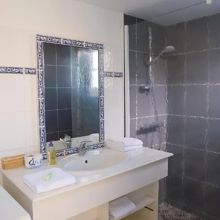 Madame Les Maisons Du מלון דירות 3*